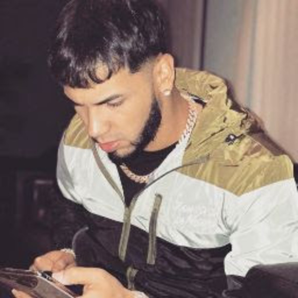 Meet your Posher, Bryant - Picture 1 of 1